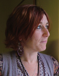 Author Nicola Pierce